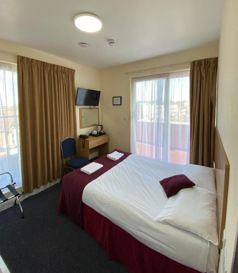 Premierlux Serviced Apartments Ilford Exterior photo